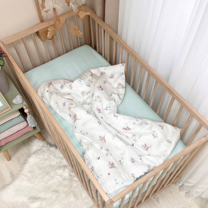 Paturica bebe din satin si stofa de vafe cu pilota Hortensie roz pudra (4)